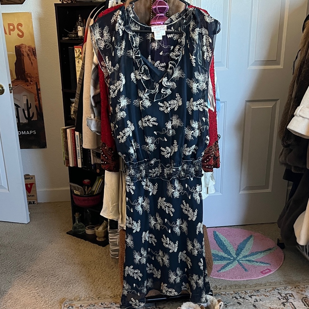 Max Studio Specialty 100% silk Navy Floral Ruffle Dress